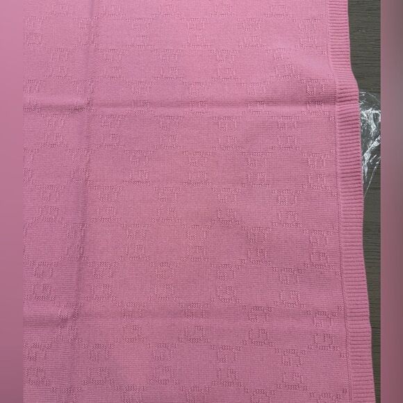 Brand new baby gucci blanket pink comes with box - Picture 2 of 4